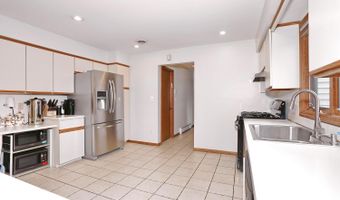 3 Larissa Ct, Airmont, NY 10952