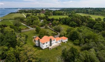 10 Ridge Rd, Newport, RI 02840