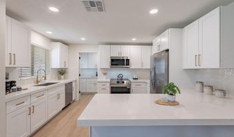656 E MESQUITE Ave, Apache Junction, AZ 85119