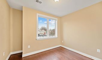 2111 RICHMOND Hwy 101, Alexandria, VA 22301