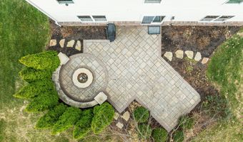 8607 Redditch Dr, Avon, IN 46123