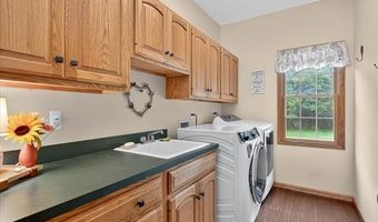 5061 Sandhill Rd, Almont, MI 48003