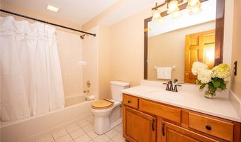 190 Wyeth Dr, Amherst, NY 14068