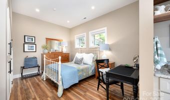 17 Elk Trl, Asheville, NC 28804