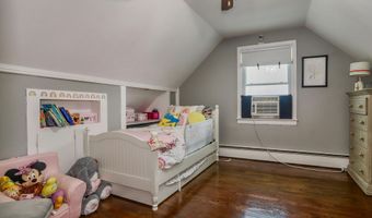 54 W 4TH St, Bayonne, NJ 07002