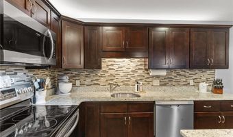 40 Saw Mill Dr 203, North Kingstown, RI 02852