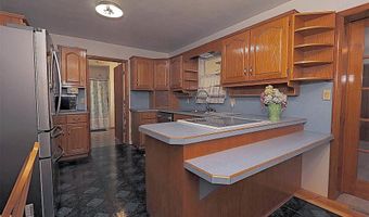 712 Duckett St, Advance, MO 63730