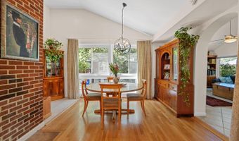 5929 AVON Dr, Bethesda, MD 20814