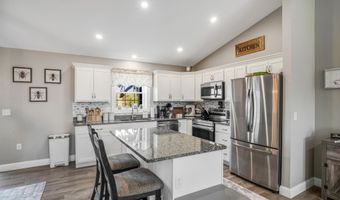40 Knoll Crest Dr, Bangor, ME 04401