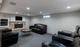 5 Colony Dr, Johnston, RI 02919
