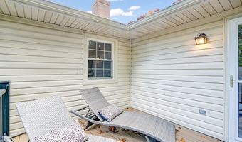 8402 CAMDEN St, Alexandria, VA 22308