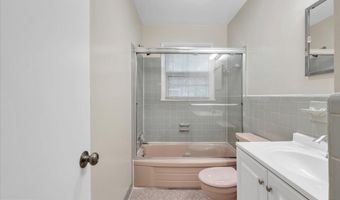 664 GREENBRIER St, Arlington, VA 22204