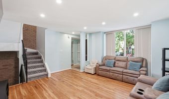 4936 SAUQUOIT Ln, Annandale, VA 22003