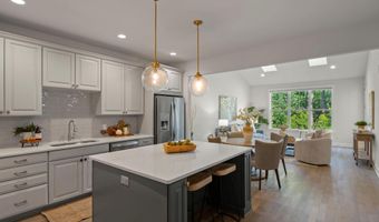 3064 N Spurway Dr, Ann Arbor, MI 48105