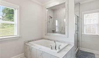 857 Clear Spring Dr, Auburn, AL 36830