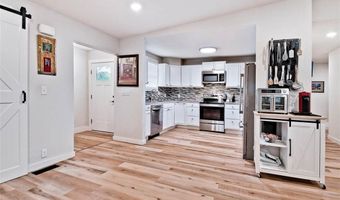 2 Purfleet Dr, Bella Vista, AR 72715
