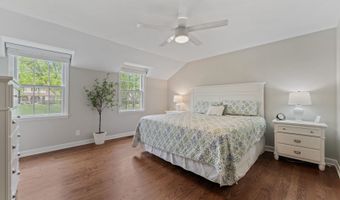 635 Oakview Dr, Algonquin, IL 60102