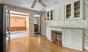 10 Standley St, Beverly, MA 01915