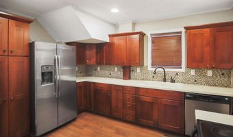 1213 S 2nd St, Aberdeen, SD 57401