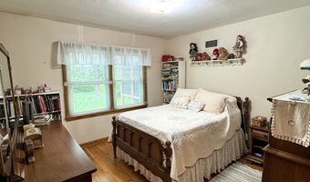 19 Pomeroy Rd, Athens, OH 45701