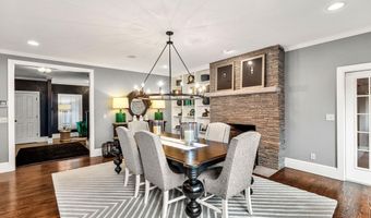 17 Canterbury Ln, Bedford, NH 03110