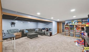651 Randall Dr, Anoka, MN 55303
