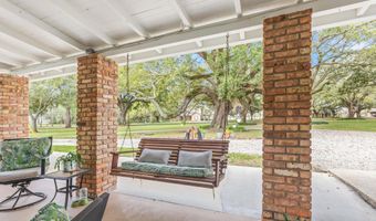 8916 Eastwood Dr, Abbeville, LA 70510