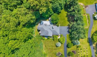 1 Mountaincrest Dr, Cheshire, CT 06410