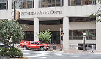 7500 WOODMONT Ave, Bethesda, MD 20814