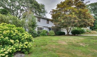 31 Edgewater Rd, Narragansett, RI 02882