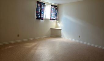304 Charlesgate Cir, Amherst, NY 14051