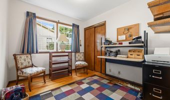 121 E O'Neil Dr, Ames, IA 50010