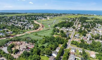 248 Church St, Belford, NJ 07718