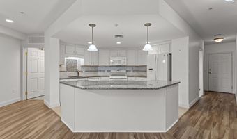 65 Hawthorne Dr 106, Bedford, NH 03110