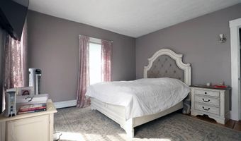 41 Dunn St, Auburn, ME 04210