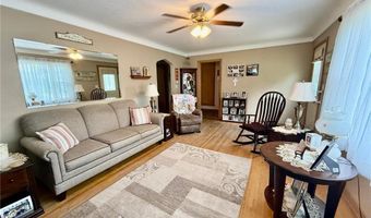 905 Clausen Ave, Albert Lea, MN 56007