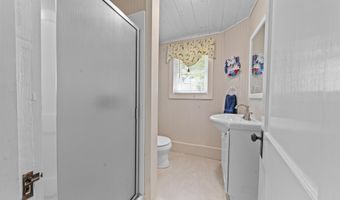 65 Lakeview Ave, Bristol, NH 03222