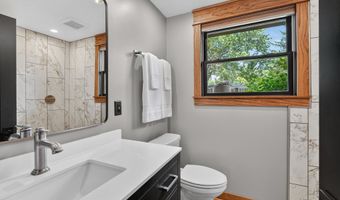 805 SE 2nd St, Ankeny, IA 50021
