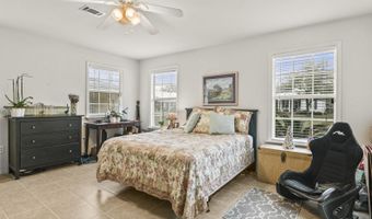 400 Ulman Ave, Bay St. Louis, MS 39520