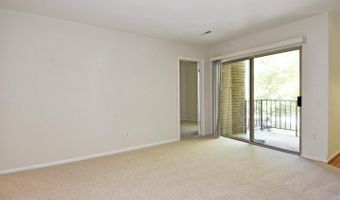 3302 WOODBURN VILLAGE Dr 23, Annandale, VA 22003