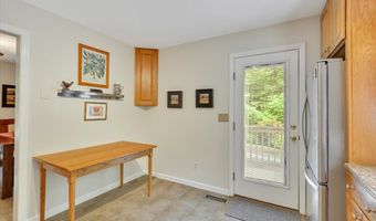 19 Oak Leaf Cir, Coventry, CT 06238