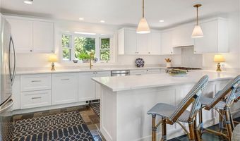 140 Connection St, Newport, RI 02840