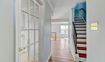 4472 RUGGLES Ct, Annandale, VA 22003