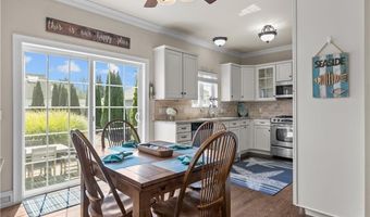 5 Lowndes St, Newport, RI 02840