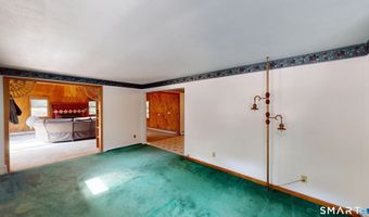 34 Angell Rd, Glocester, RI 02814