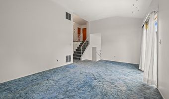 20 Sunshine Ln, Amityville, NY 11701