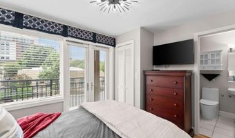 250 W Broad St 205, Athens, GA 30601
