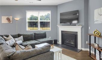 131 Centennial Ridge Dr, Acworth, GA 30102