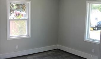 55 Brookfield Dr, Cranston, RI 02920