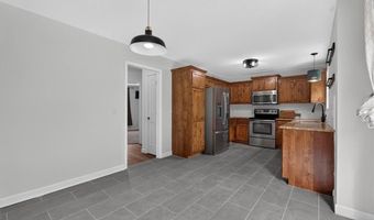 16913 Juniper Dr, Basehor, KS 66007